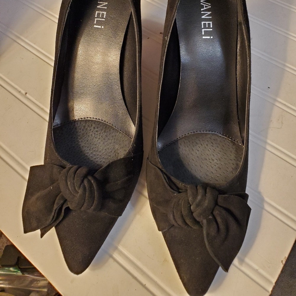 NWOT black suede heels